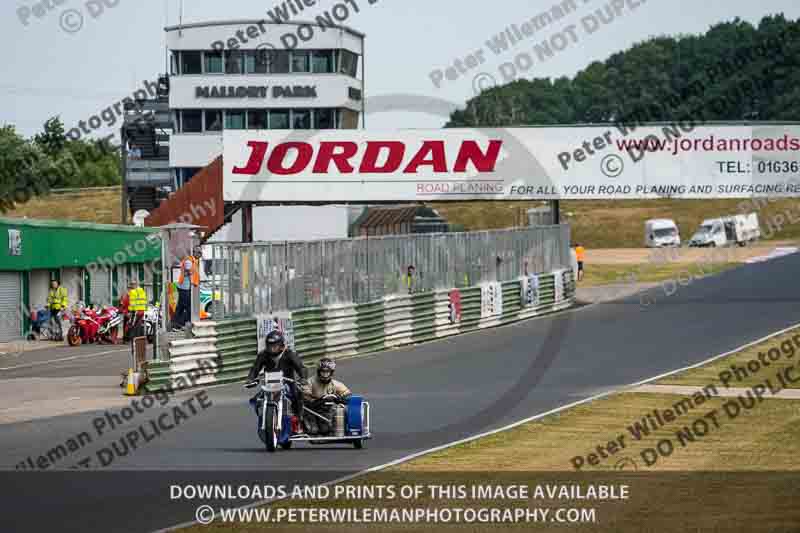 Vintage motorcycle club;eventdigitalimages;mallory park;mallory park trackday photographs;no limits trackdays;peter wileman photography;trackday digital images;trackday photos;vmcc festival 1000 bikes photographs
